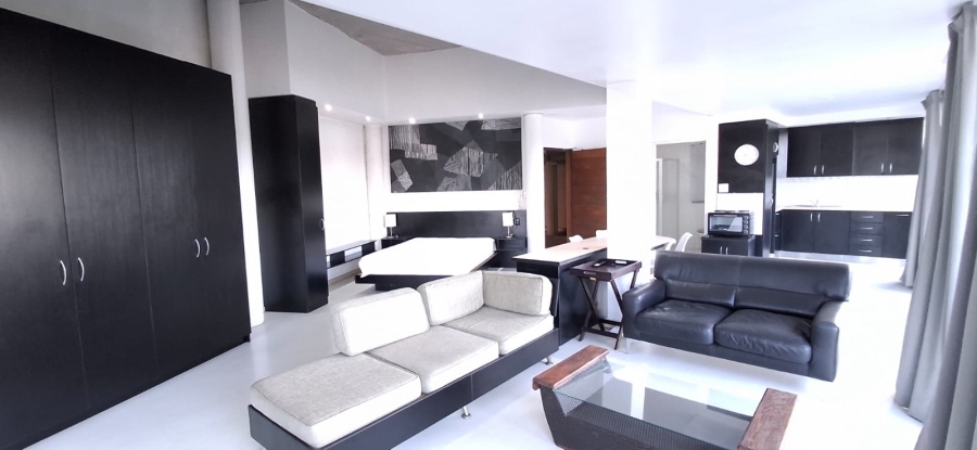 7 Bedroom Property for Sale in Bonza Bay Eastern Cape